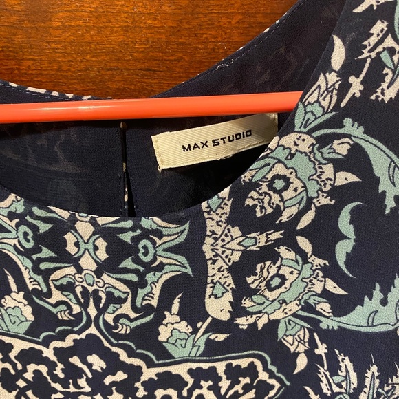 Size small Max Studio blouse. So lovely and only worn once! - Picture 2 of 2